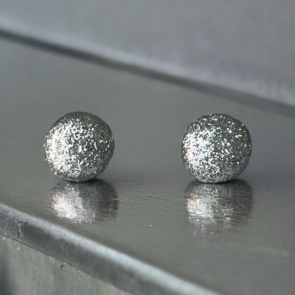 NWT - Glitter stud earrings - Picture 1 of 12
